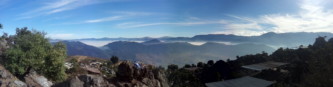 Ausblick von los Vahos. Xela (wie Quetzaltenango in Kurzform genannt wird) liegt im Nebel verborgen.